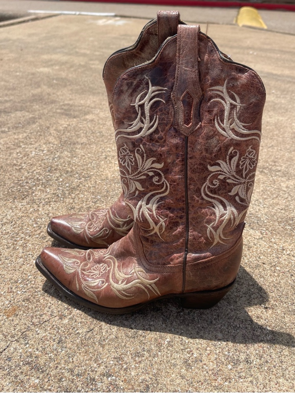 Embroidered Women’s Western Cowboy Boots